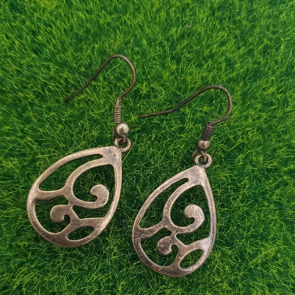 Stunning Drop Bronze Earrings Openwork E1020